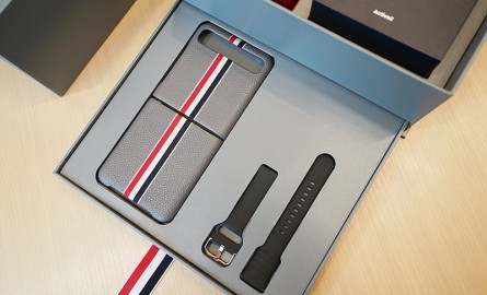 Trên tay Galaxy Z Flip Thom Browne – phiên bản giới hạn cực chất