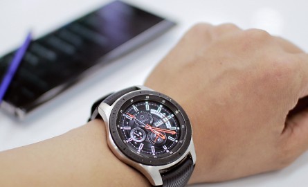 Có nên mua Galaxy Watch không?
