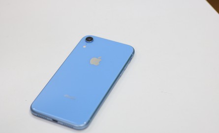 Mặc thị phi, iPhone XR khẳng định mình với những yếu tố này